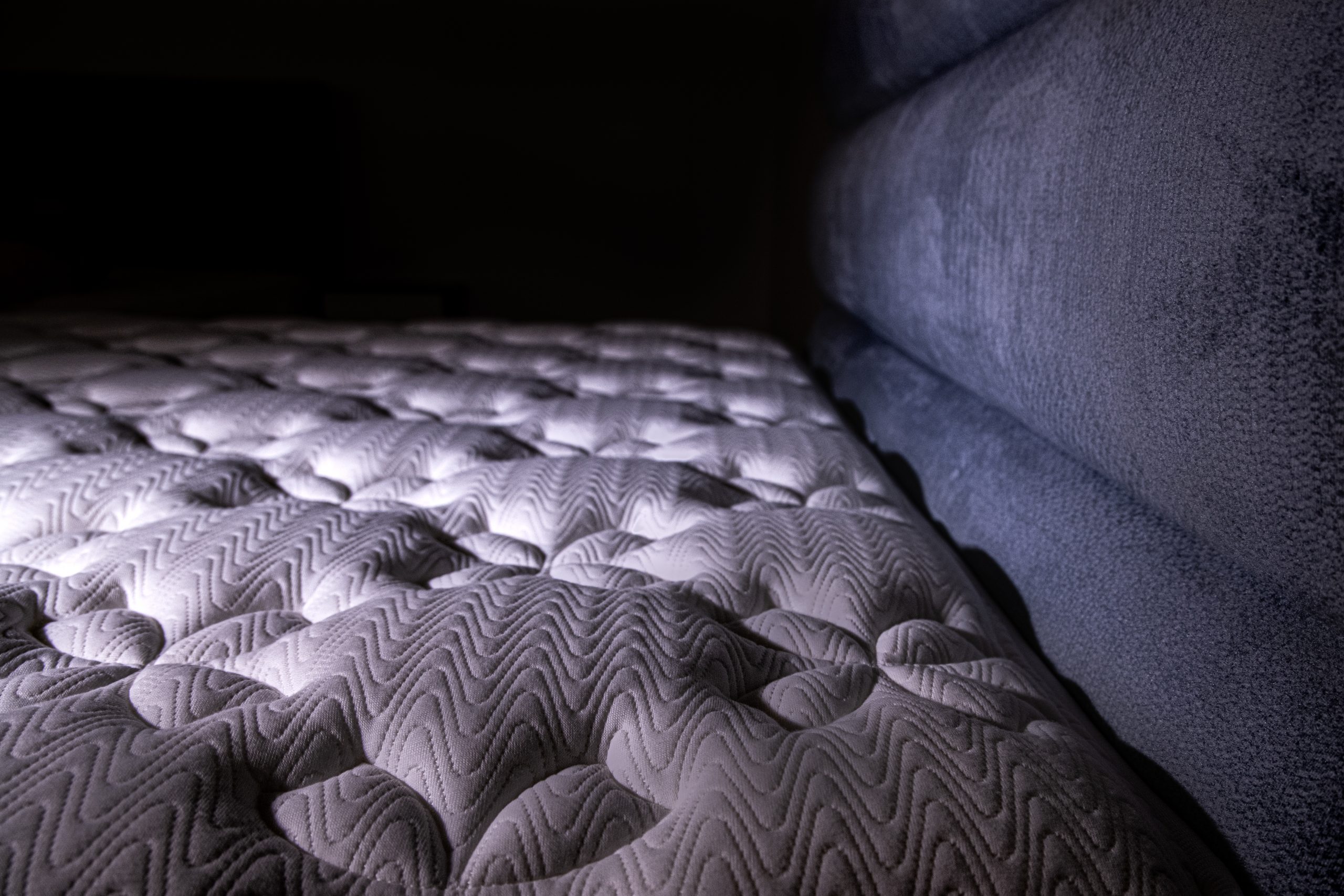 Bed shop in Dubai Mattress and bed shop Dubai Bed set shop Dubai