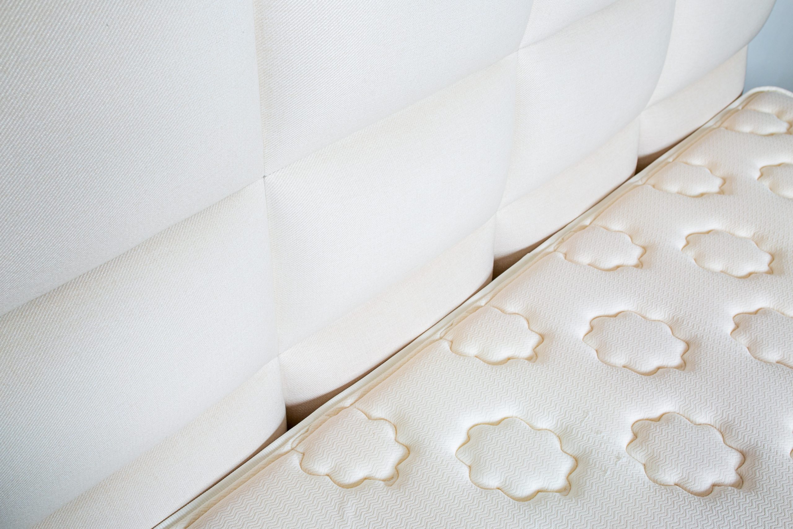 Bed shop in Dubai Mattress and bed shop Dubai Bed set shop Dubai