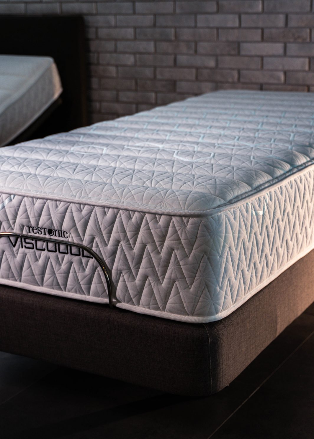 Queen deals adjustable bed