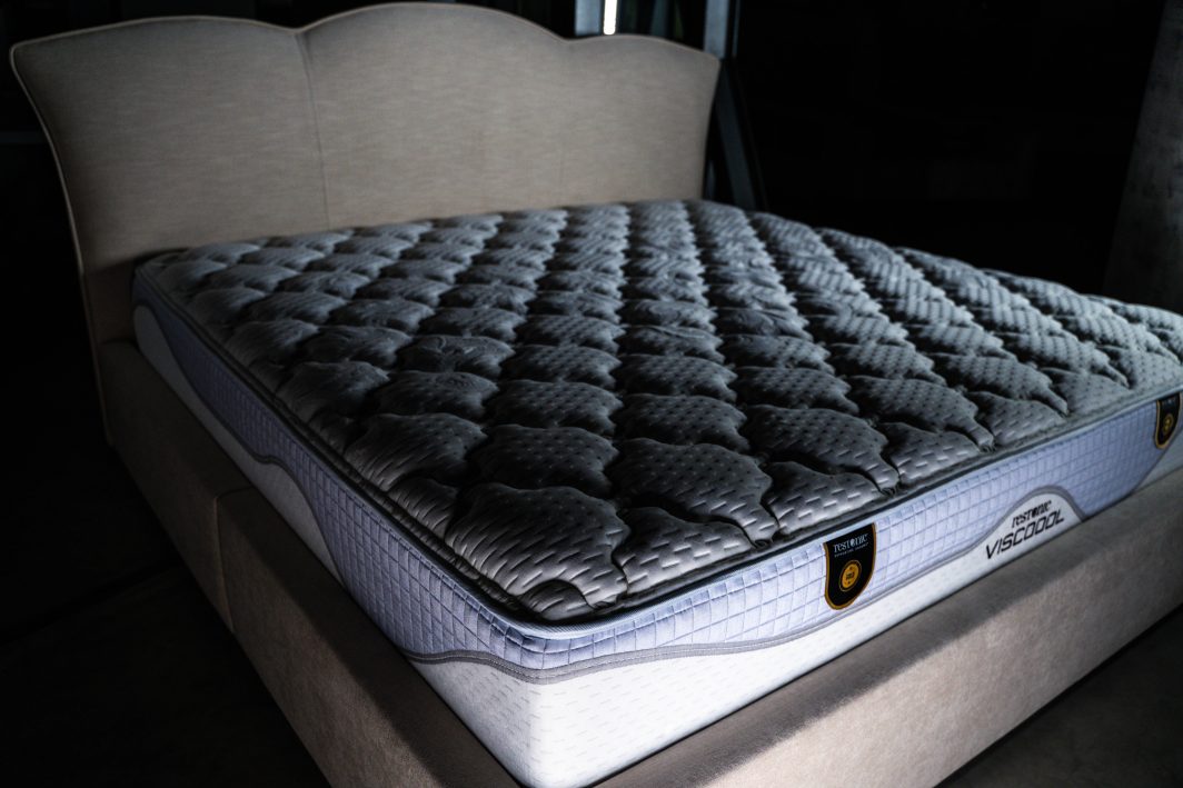 mattress and bed shop Dubai Restonic